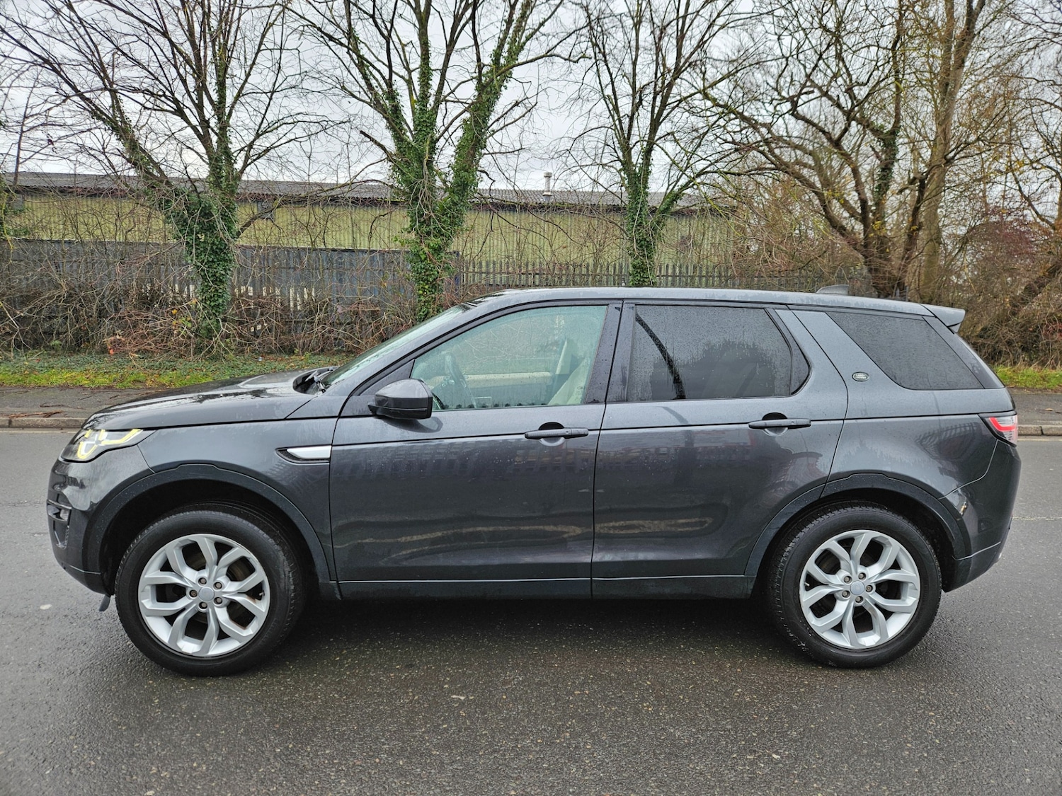 Used Land Rover Discovery Sport 2017 for sale - 77005643: Photo 7