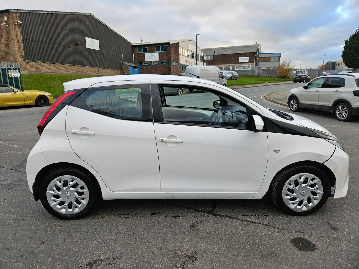 Used Toyota AYGO 2021 for sale - 76921957: Photo 14