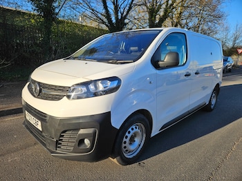 Vauxhall Vivaro feature image