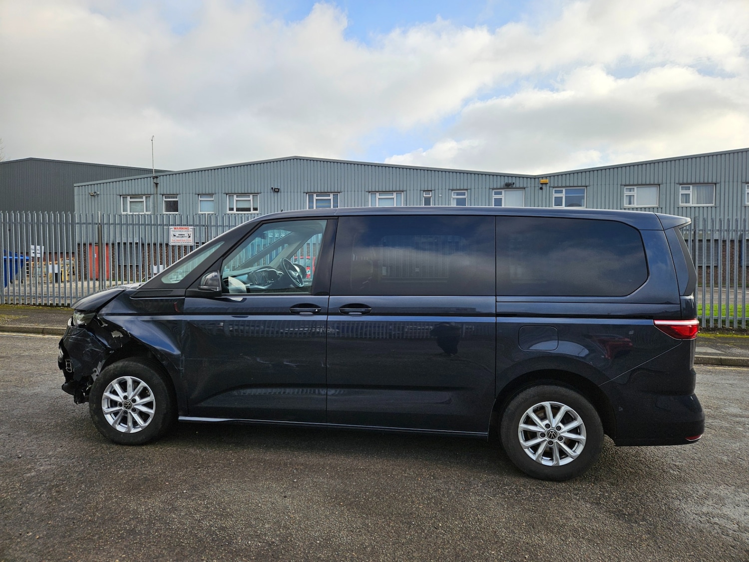 Used Volkswagen Multivan 2025 for sale - 77663519: Photo 12