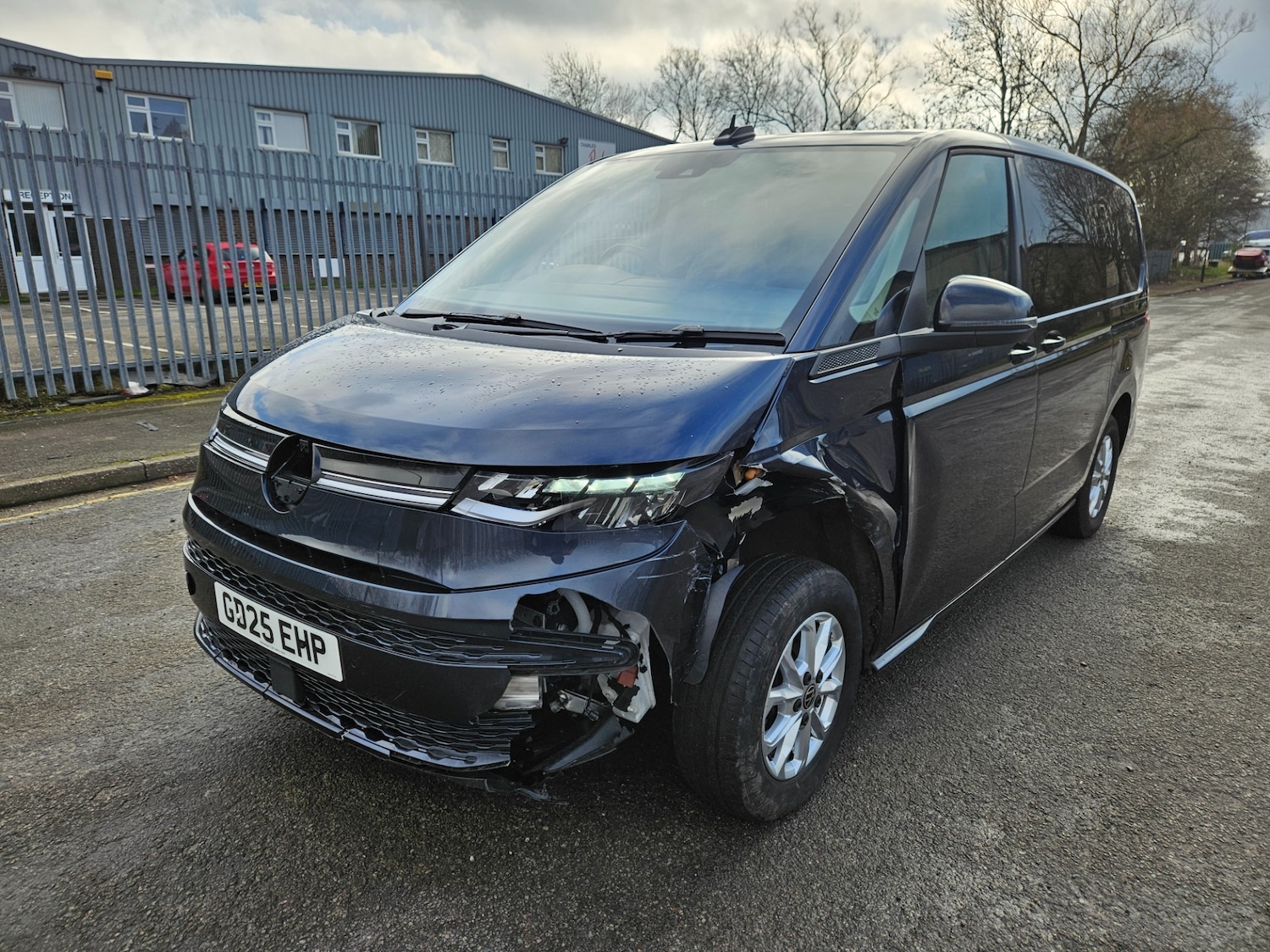 Used Volkswagen Multivan 2025 for sale - 77663519: Photo 3