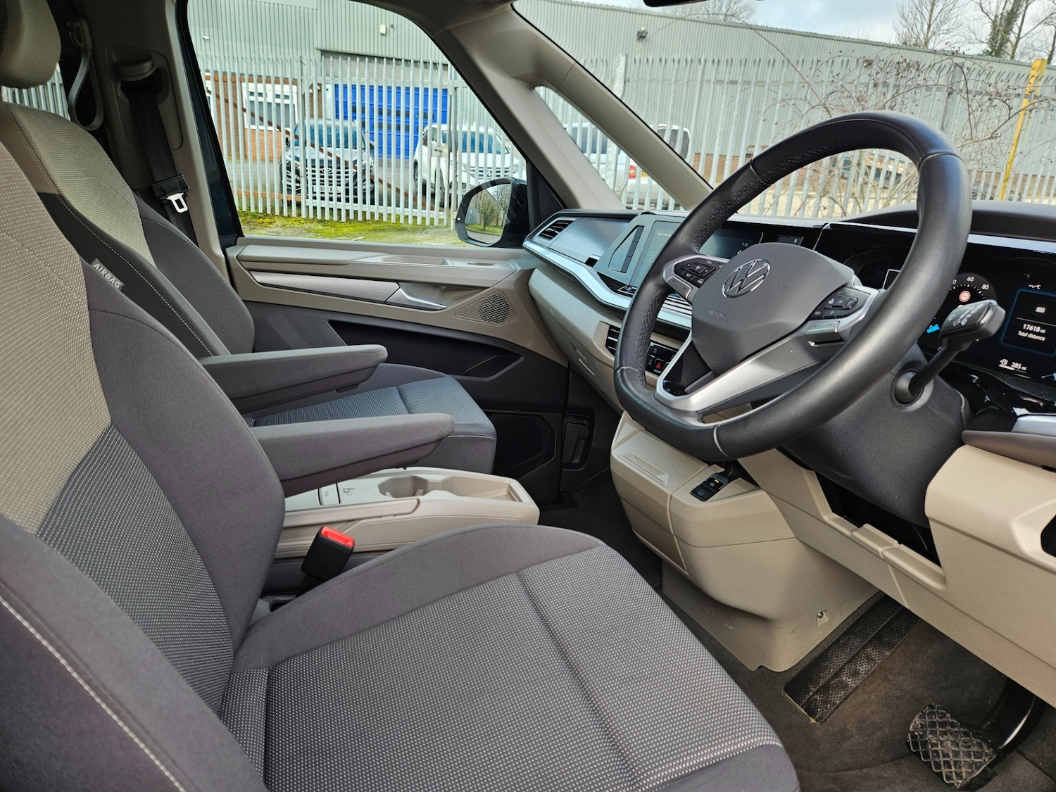 Used Volkswagen Multivan 2025 for sale - 77663519: Photo 7