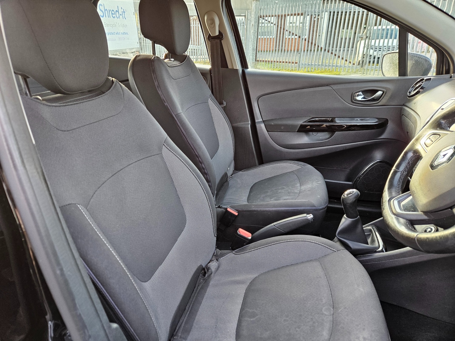 Used Renault Captur 2017 for sale - 76960327: Photo 15