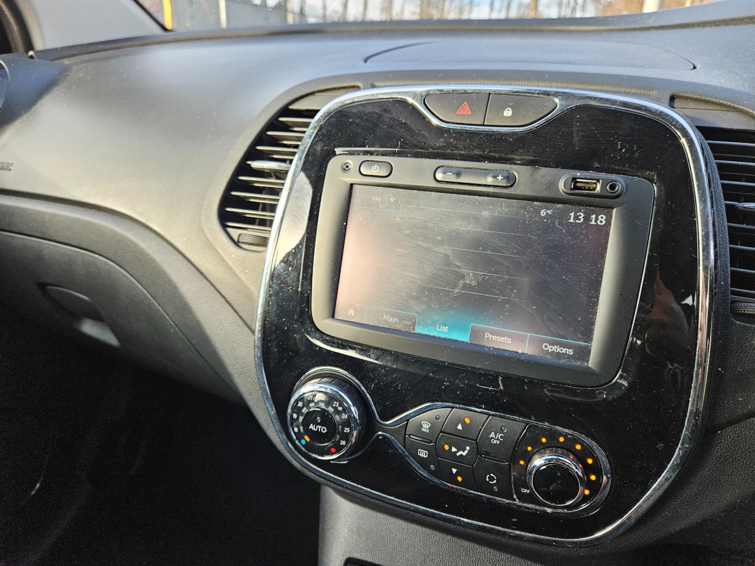 Used Renault Captur 2017 for sale - 76960327: Photo 18