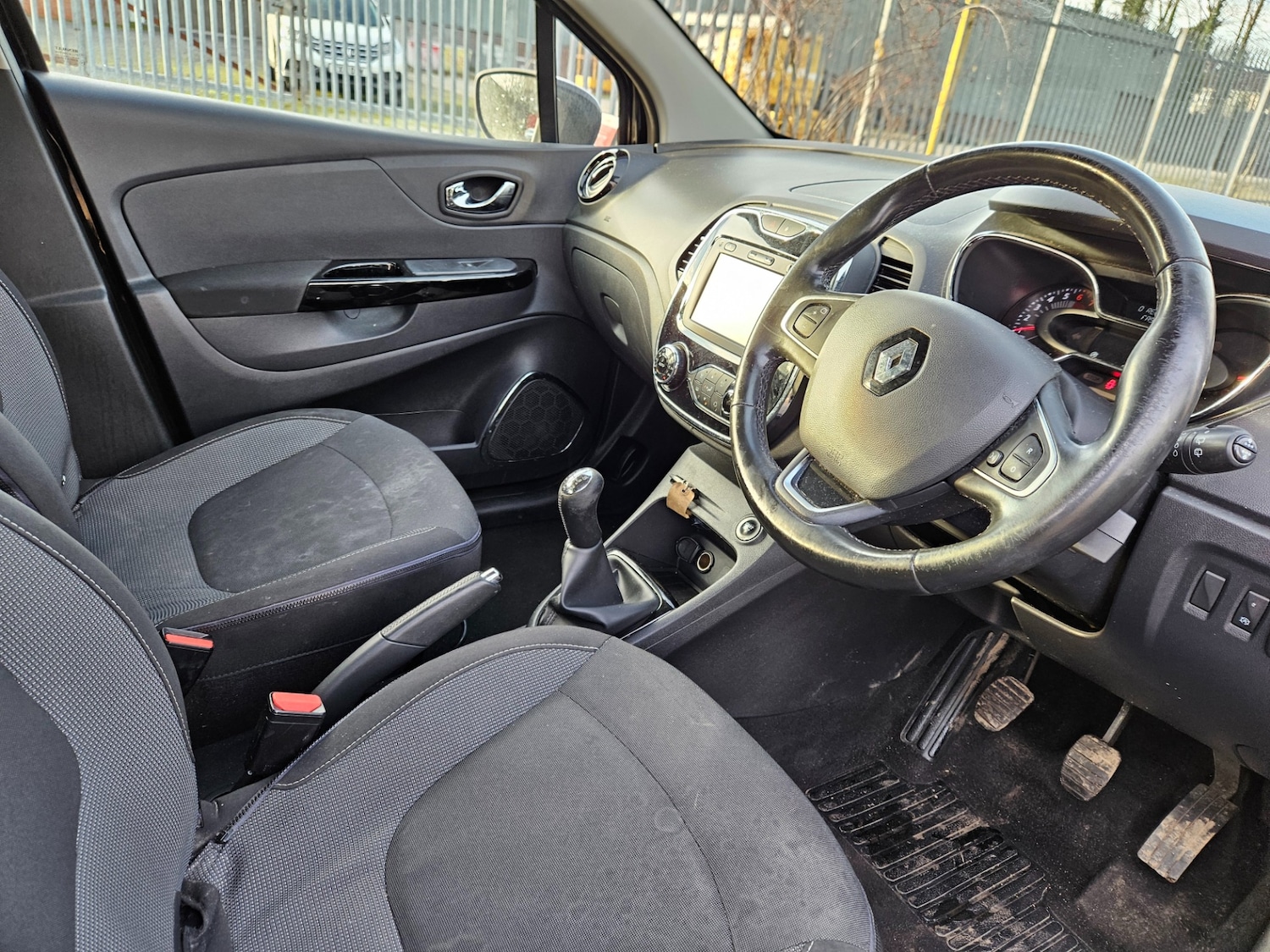 Used Renault Captur 2017 for sale - 76960327: Photo 7