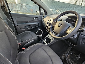 Used Renault Captur 2018 for sale - 77195549: Photo
