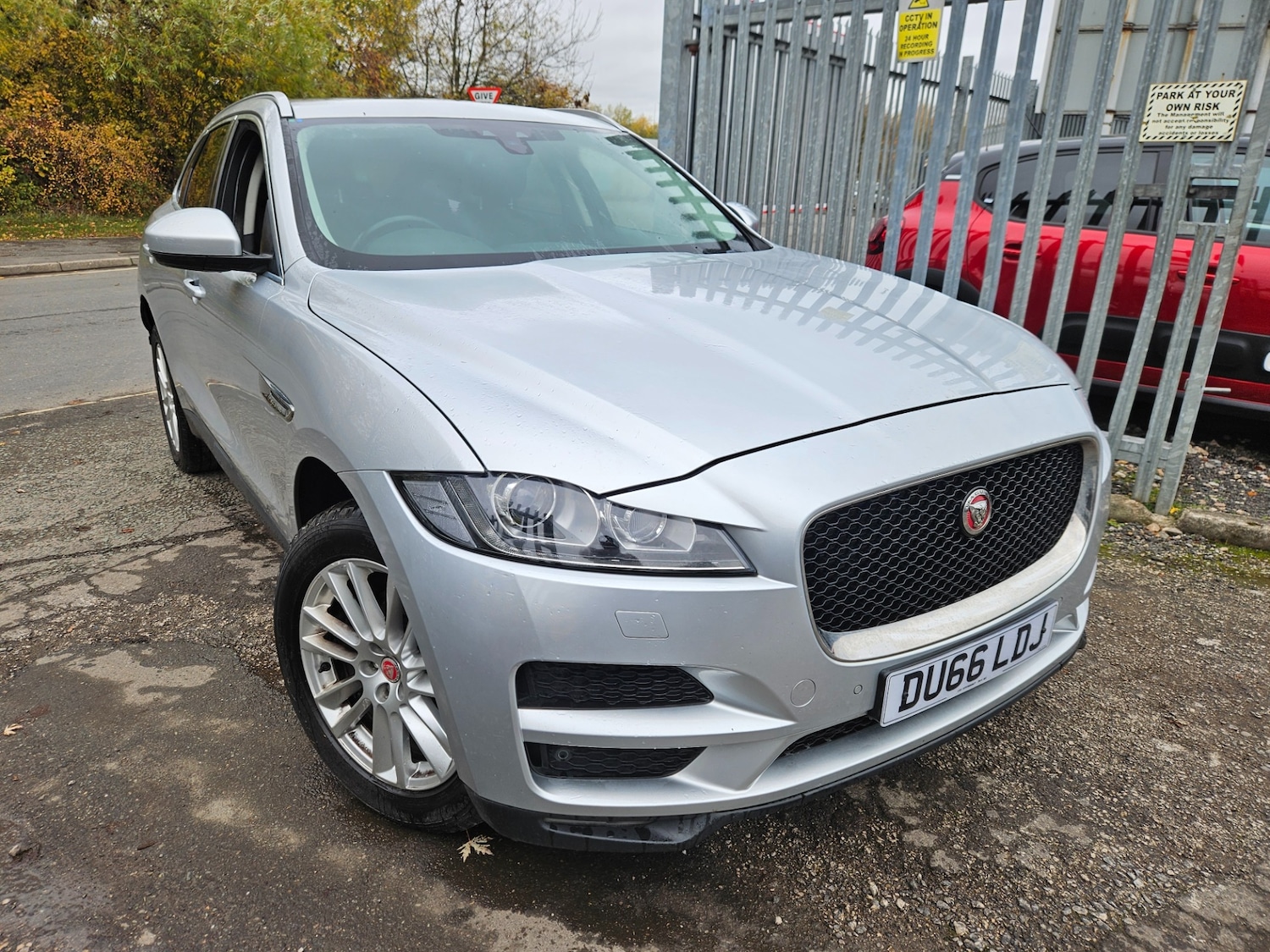 Used Jaguar F-Pace 2016 for sale - 76450644: Photo 2