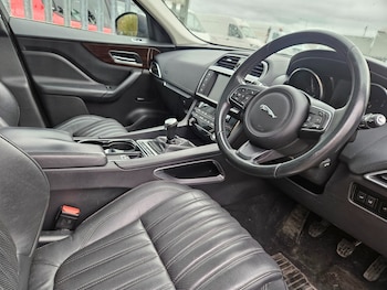 Used Jaguar F-Pace 2016 for sale - 76450644: Photo