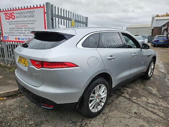 Used Jaguar F-Pace 2016 for sale - 76450644: Photo