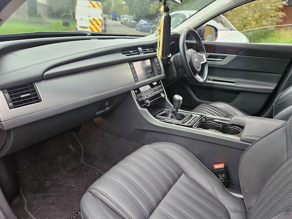 Used Jaguar XF 2018 for sale - 76265319: Photo 17