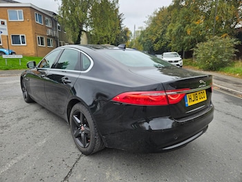 Used Jaguar XF 2018 for sale - 76265319: Photo 2