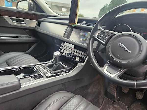 Used Jaguar XF 2018 for sale - 76265319: Photo 6