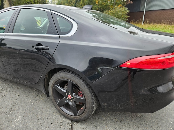 Used Jaguar XF 2018 for sale - 76265319: Photo 7