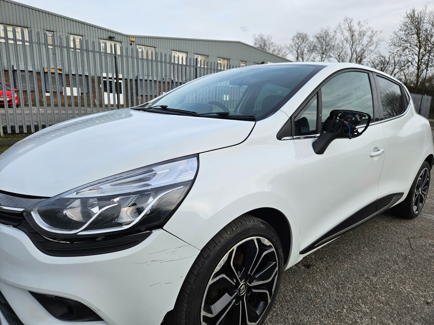 Used Renault Clio 2019 for sale - 77591647: Photo 2
