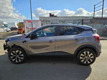 Used Renault Captur 2024 for sale - 73874797: Photo