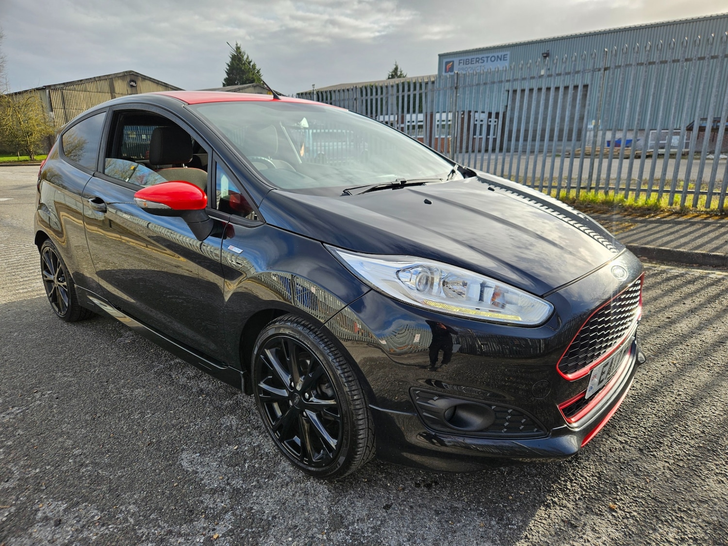 Used Ford Fiesta 2017 for sale - 78042348: Photo 2