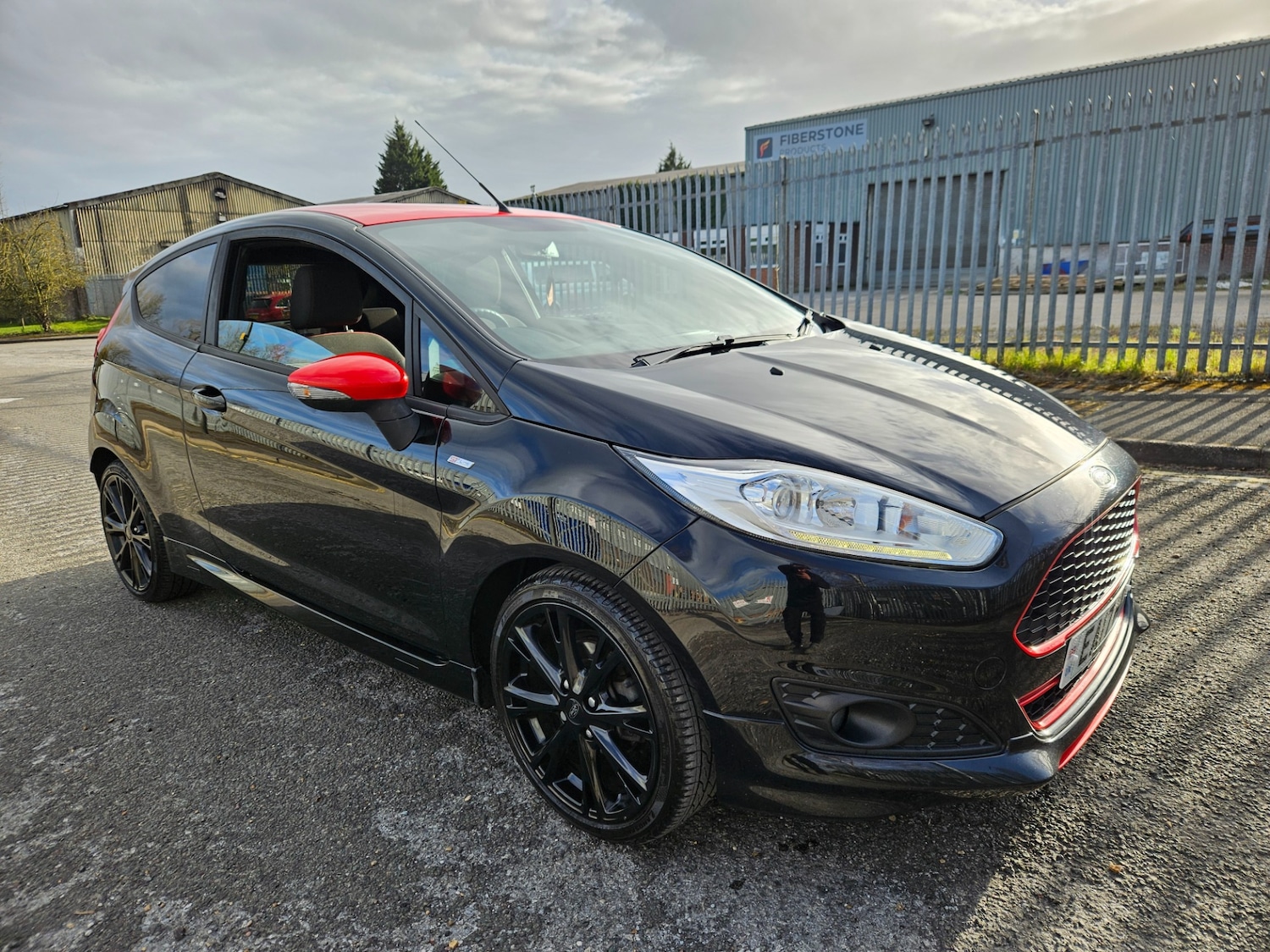 Used Ford Fiesta 2017 for sale - 78042348: Photo 4
