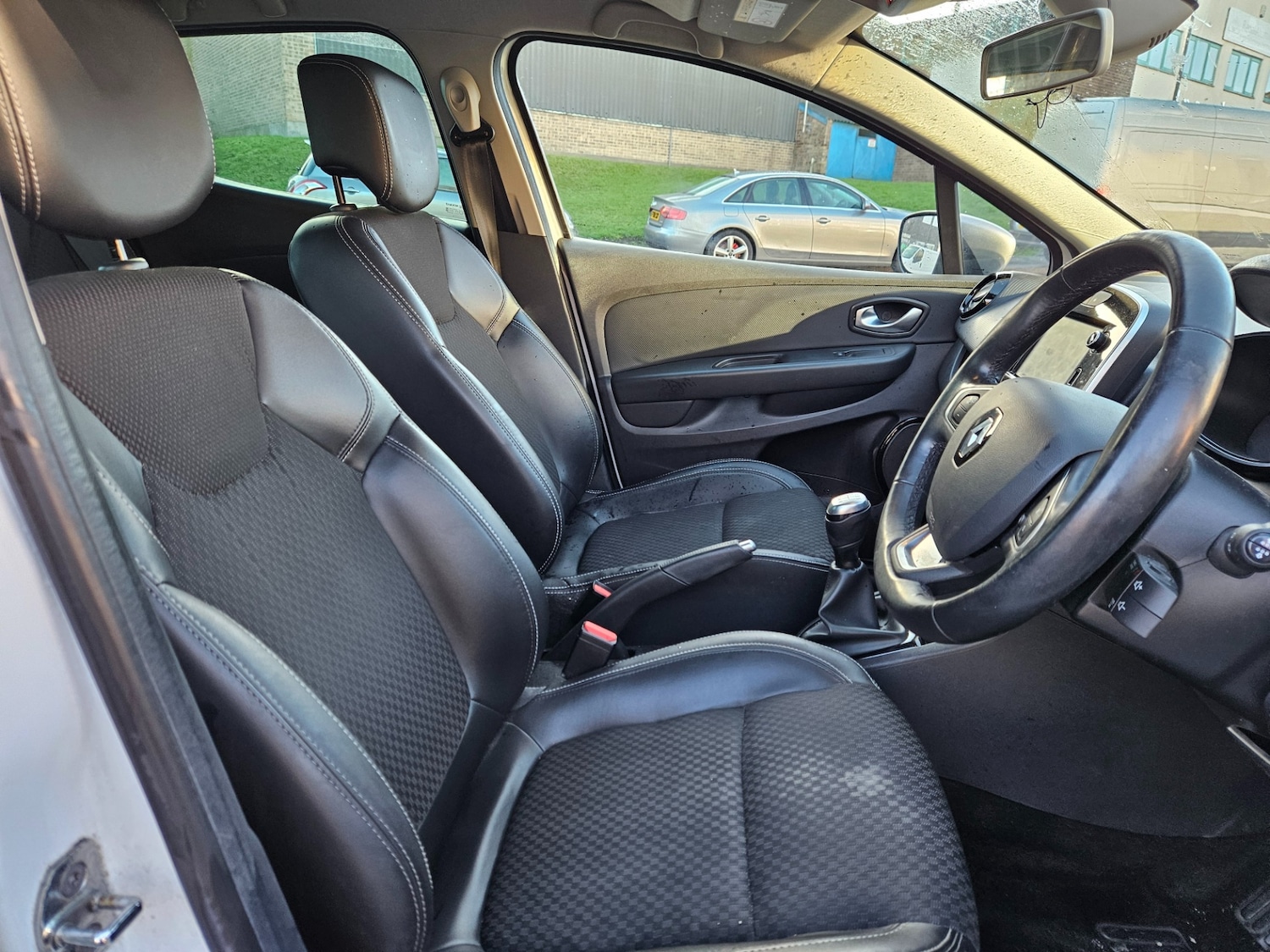 Used Renault Clio 2019 for sale - 76777741: Photo 7