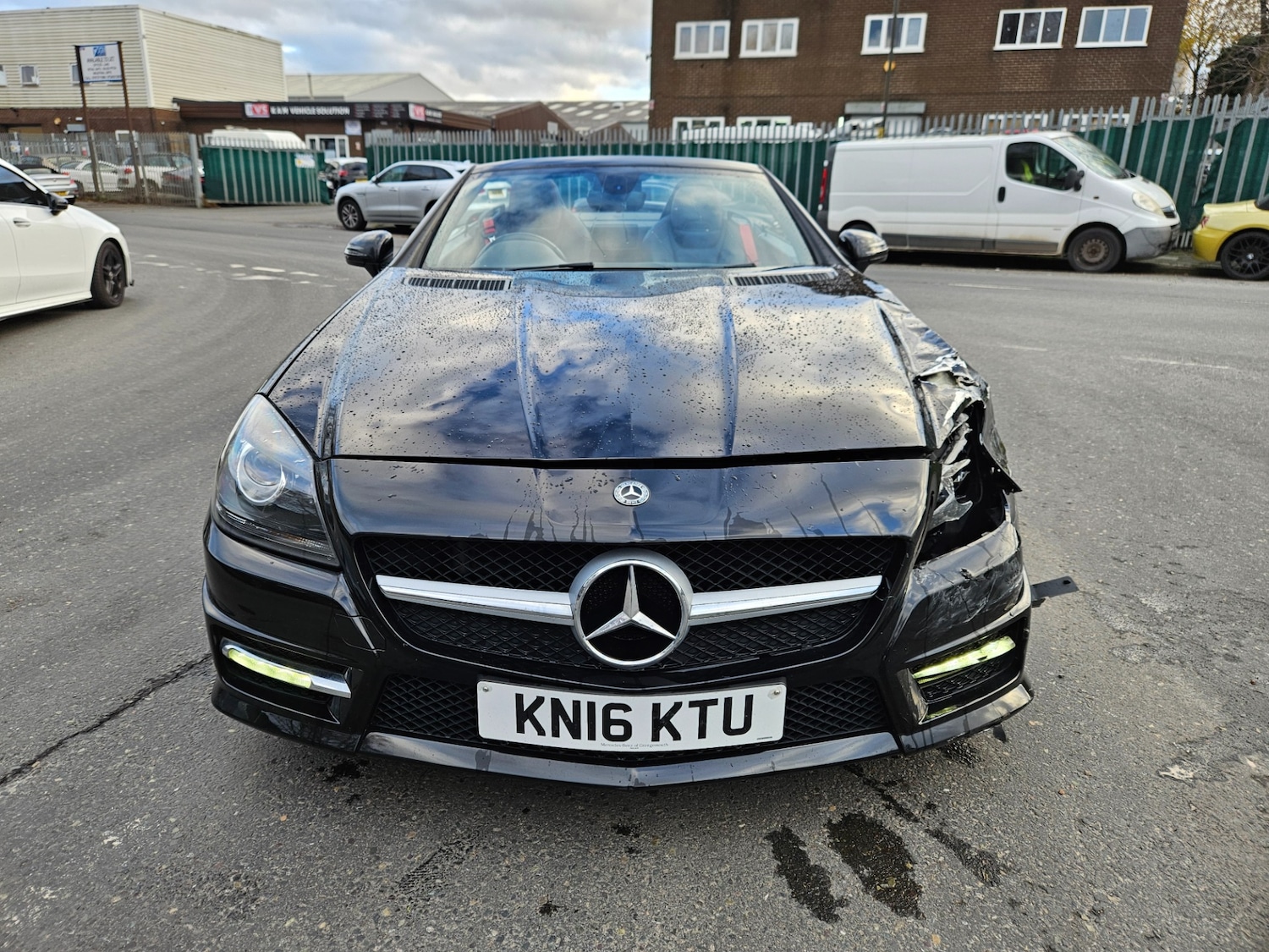 Used Mercedes-Benz SLK 2016 for sale - 76921549: Photo 14