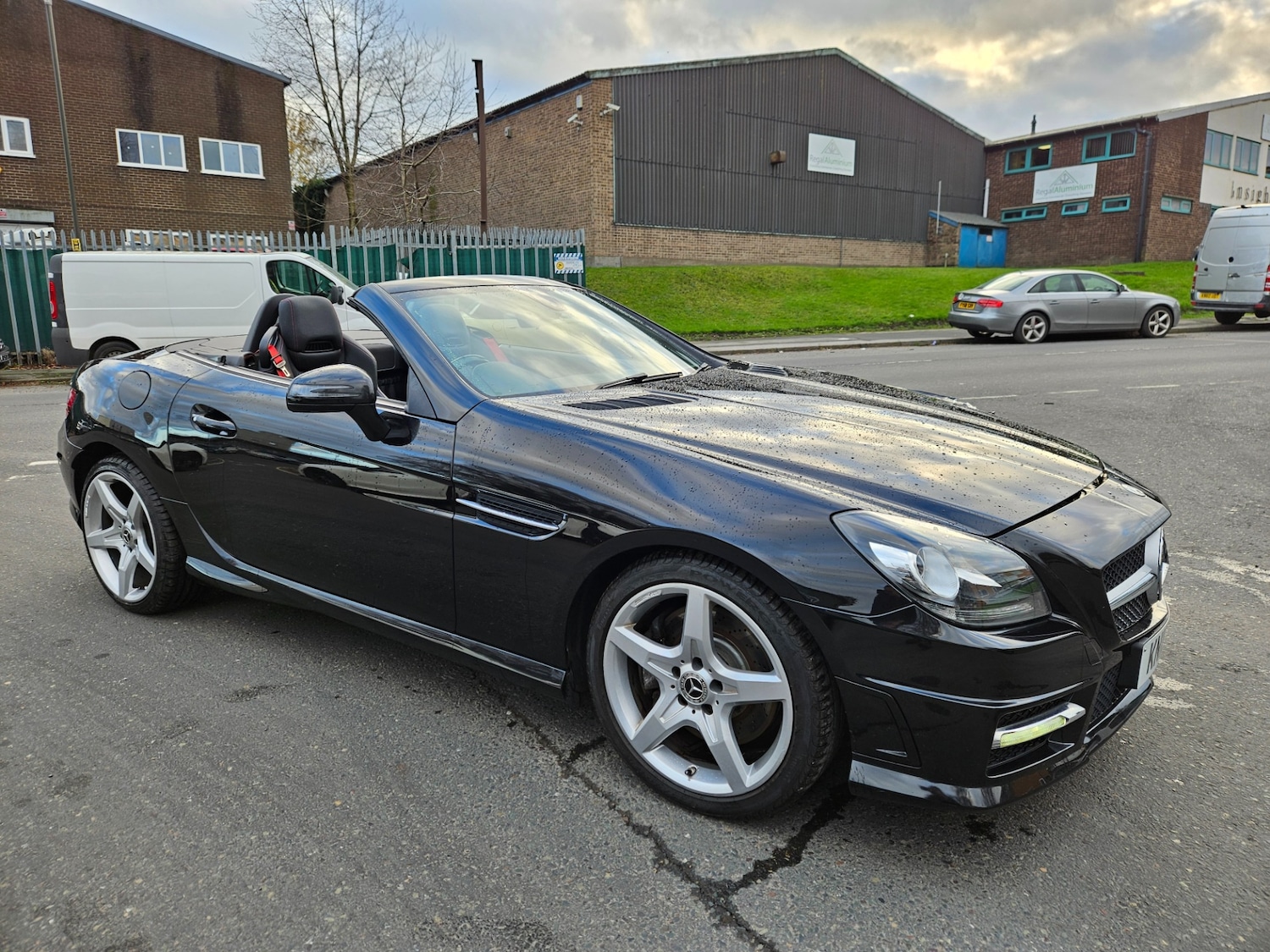 Used Mercedes-Benz SLK 2016 for sale - 76921549: Photo 2