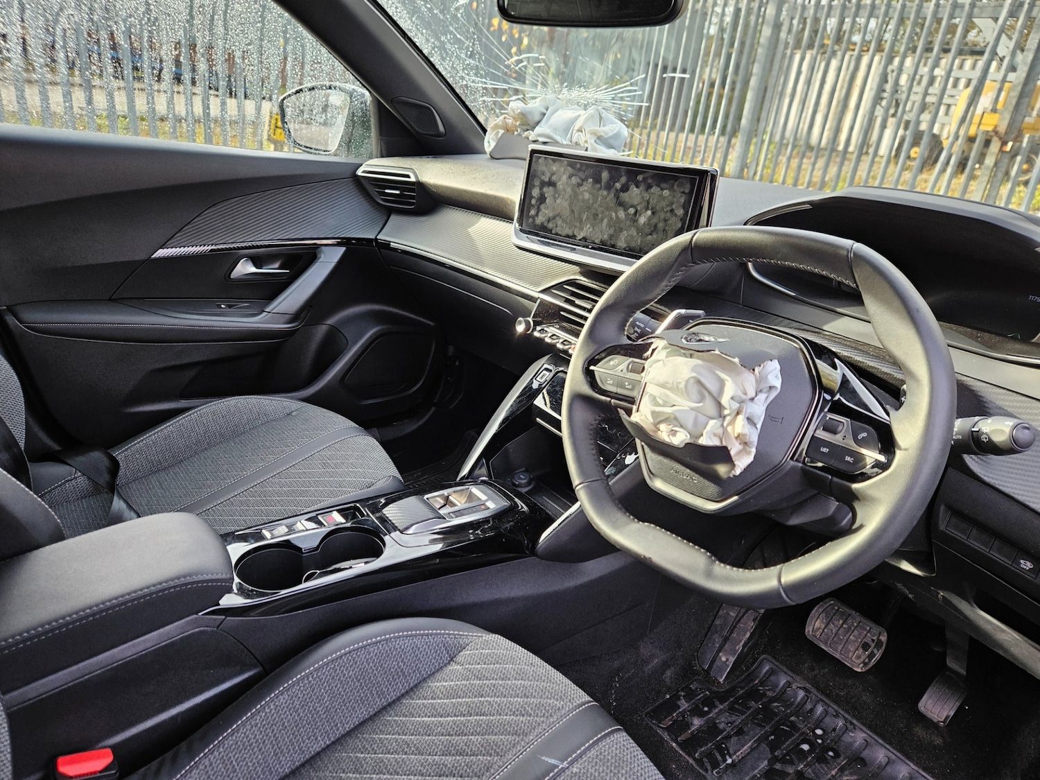 Used Peugeot 2008 2024 for sale - 76403489: Photo 3