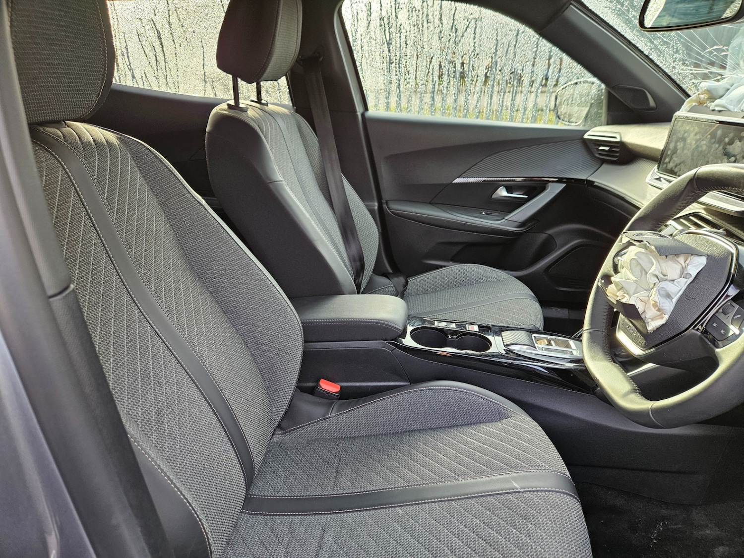 Used Peugeot 2008 2024 for sale - 76403489: Photo 4