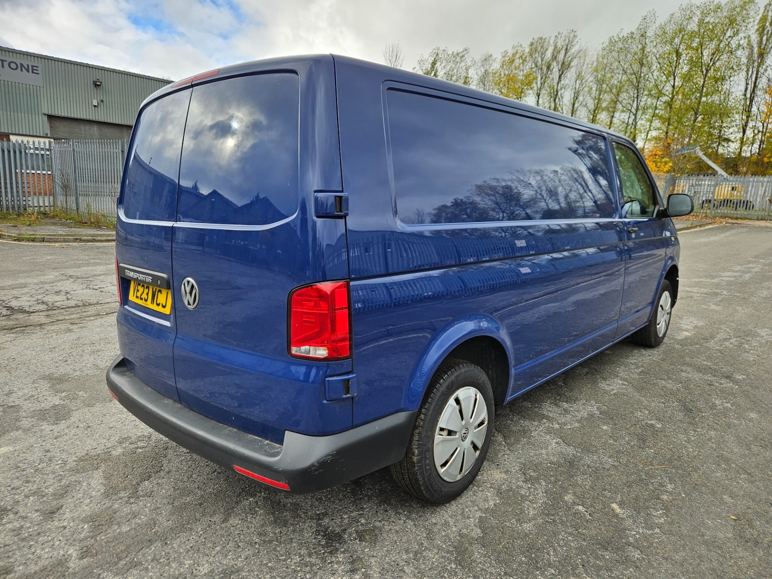 Used Volkswagen Transporter 2023 for sale - 76366312: Photo 3