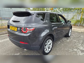 Used Land Rover Discovery Sport 2017 for sale - 79705432: Photo