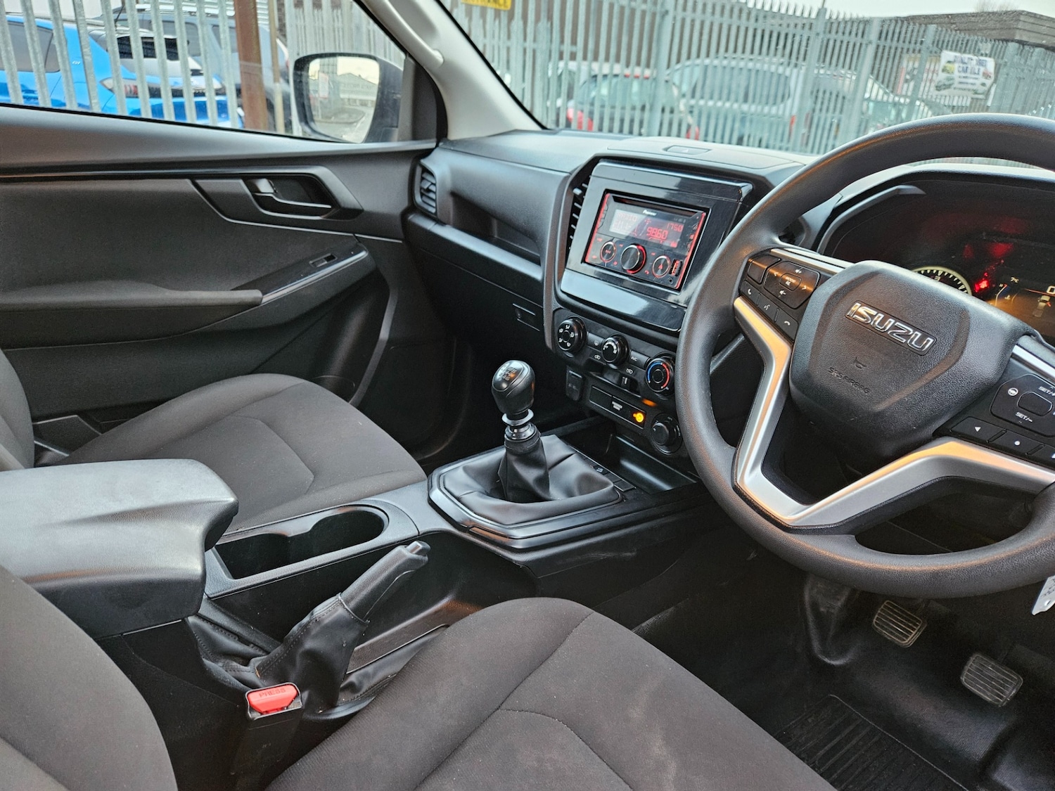 Used Isuzu D-Max 2023 for sale - 76835032: Photo 11