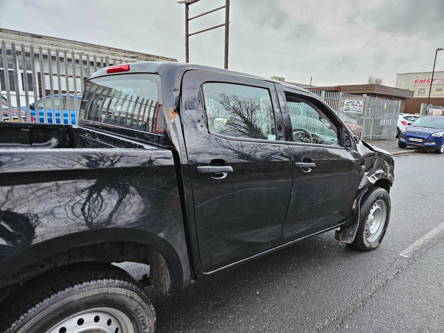 Used Isuzu D-Max 2023 for sale - 76835032: Photo 9