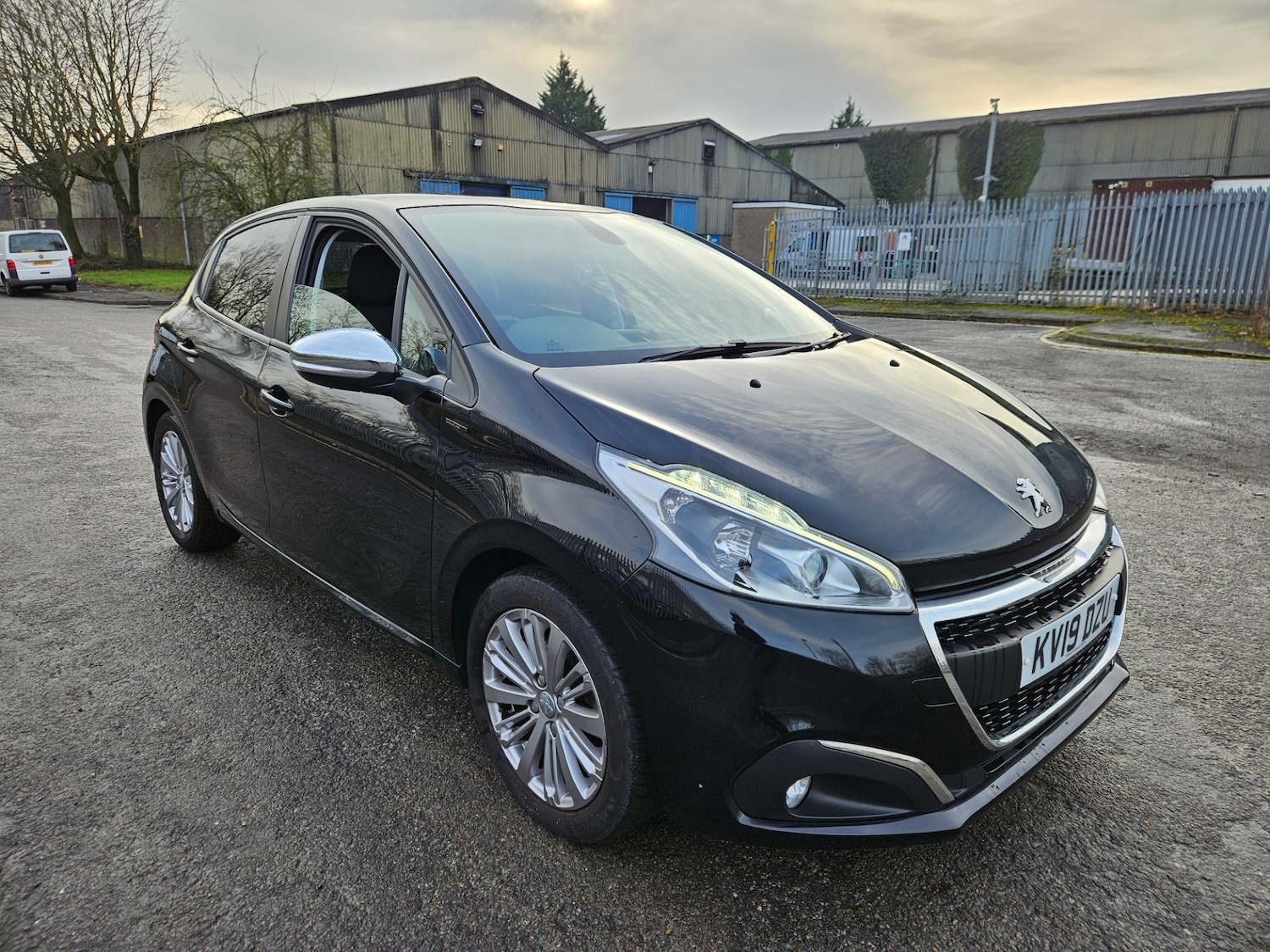 Used Peugeot 208 2019 for sale - 77196502: Photo 2