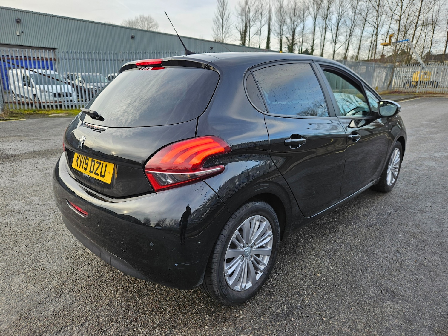 Used Peugeot 208 2019 for sale - 77196502: Photo 3