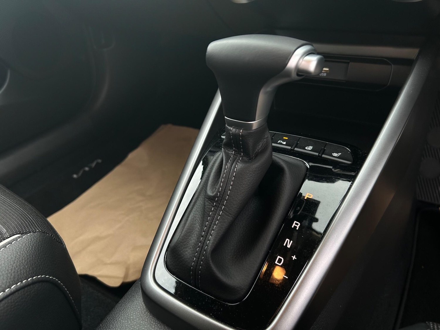 Used Kia Stonic 2025 for sale - 76498935: Photo 16