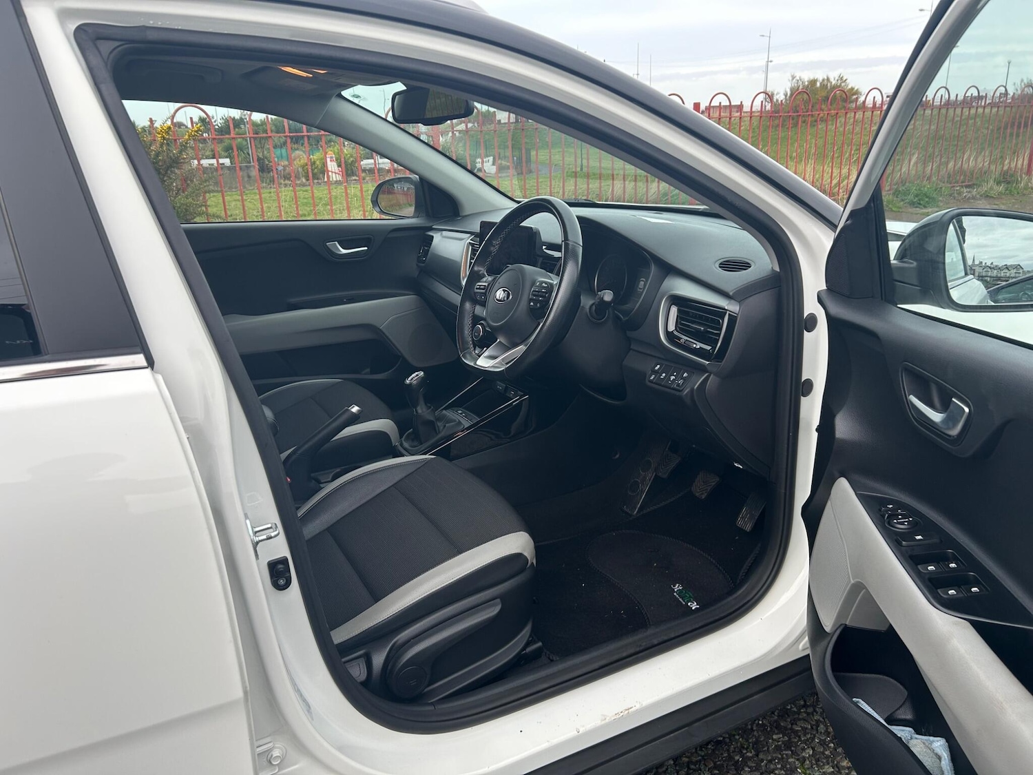 Used Kia Stonic 2021 for sale - 76561048: Photo 10