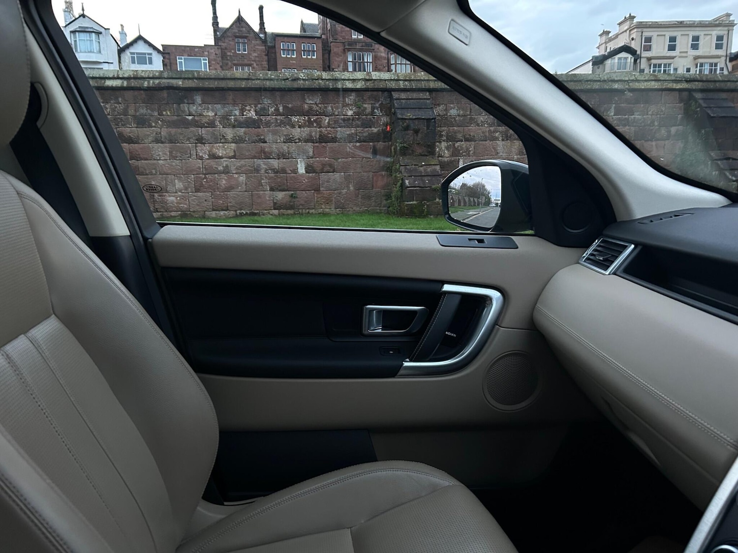 Used Land Rover Discovery Sport for sale - 76700573: Photo 30