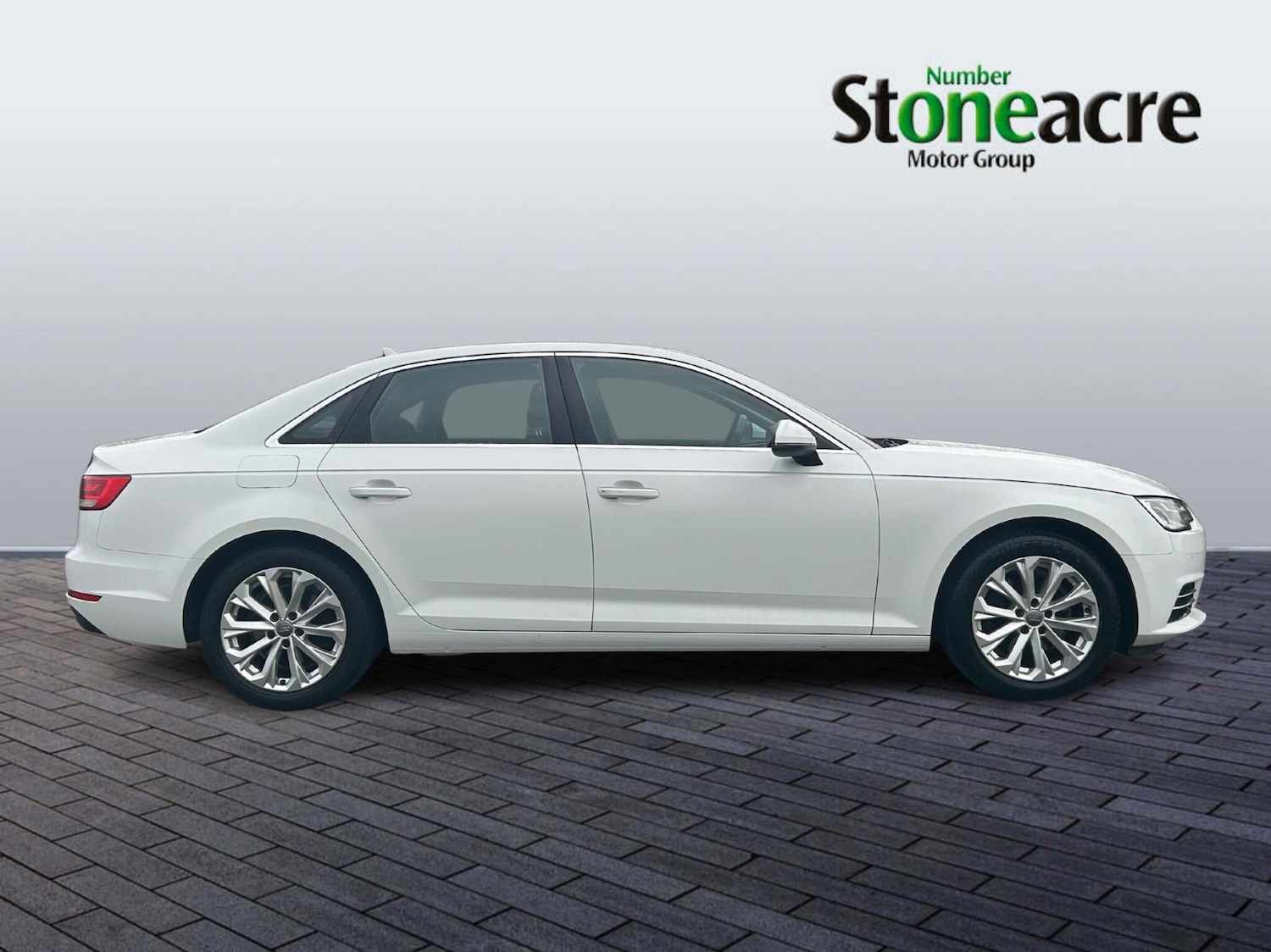 Used Audi A4 2018 for sale - 77376236: Photo 2