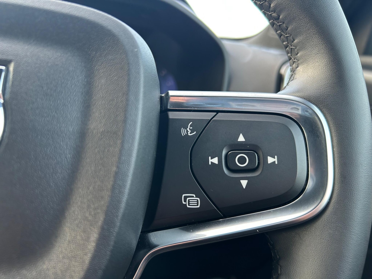 Used Volvo XC40 2024 for sale - 76975535: Photo 14