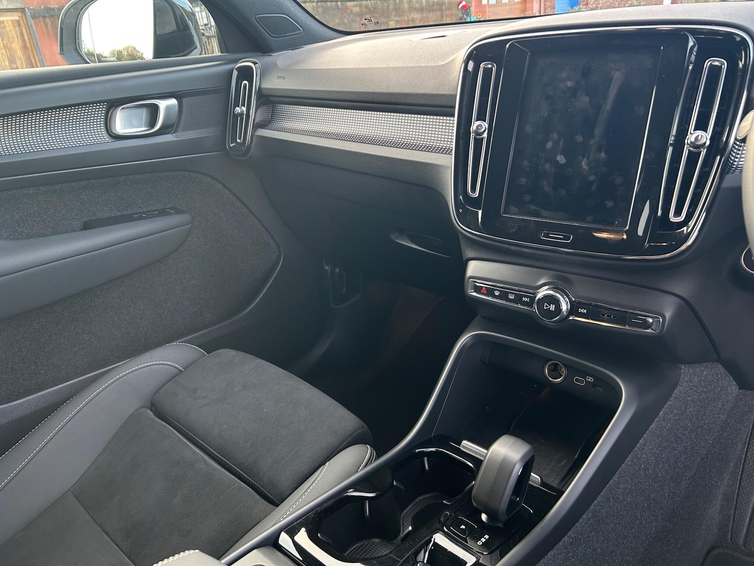 Used Volvo XC40 2024 for sale - 76975535: Photo 19