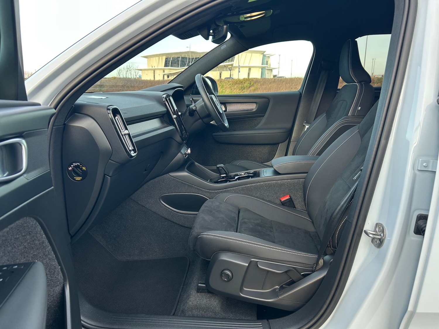 Used Volvo XC40 2024 for sale - 76975535: Photo 27