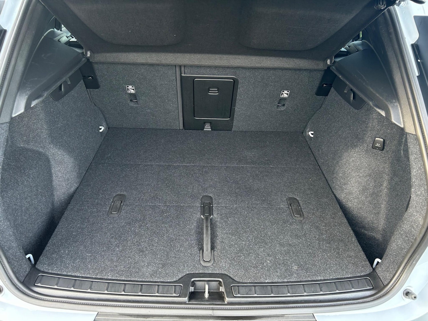 Used Volvo XC40 2024 for sale - 76975535: Photo 33