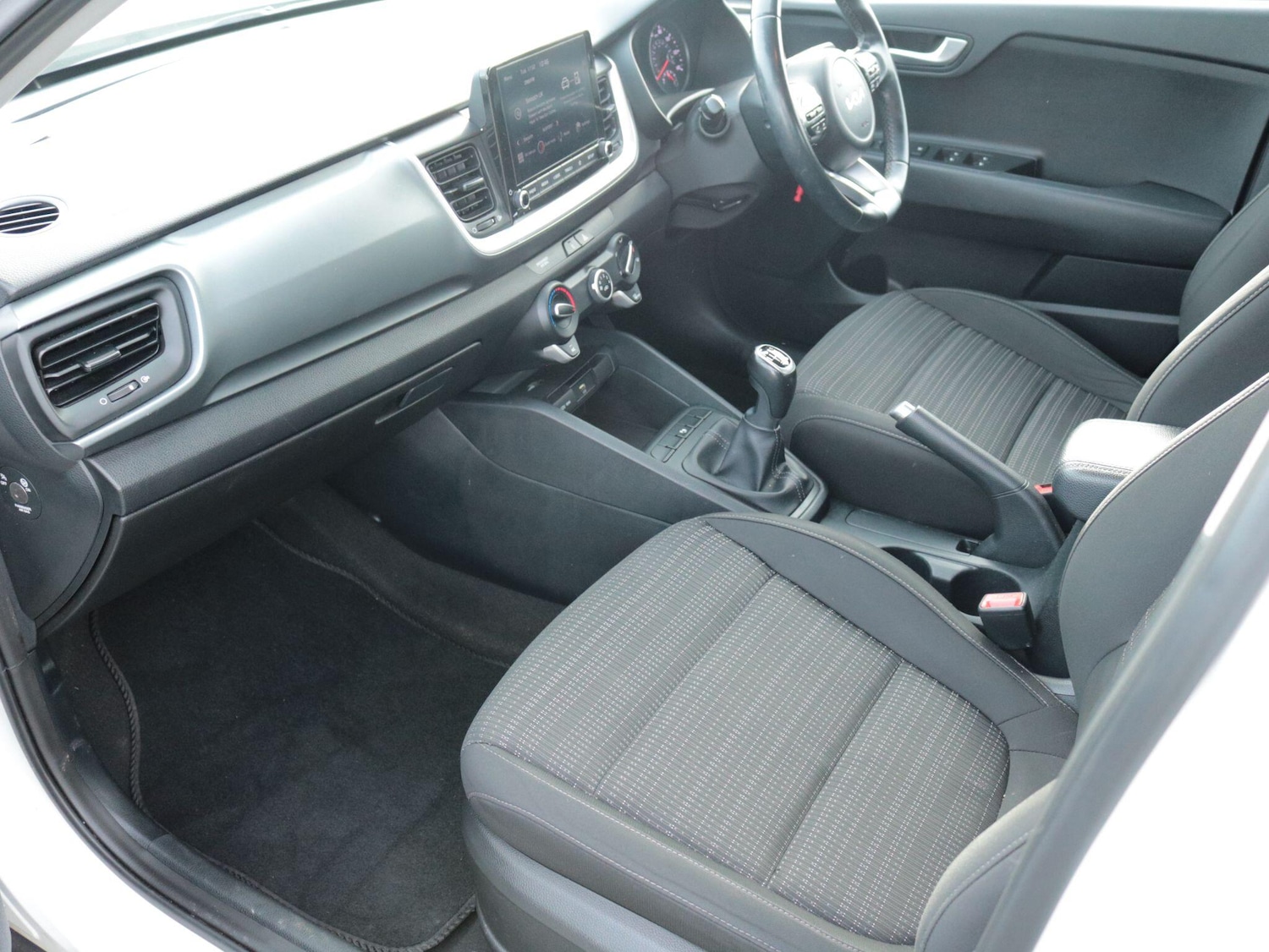 Used Kia Stonic 2023 for sale - 77598199: Photo 13