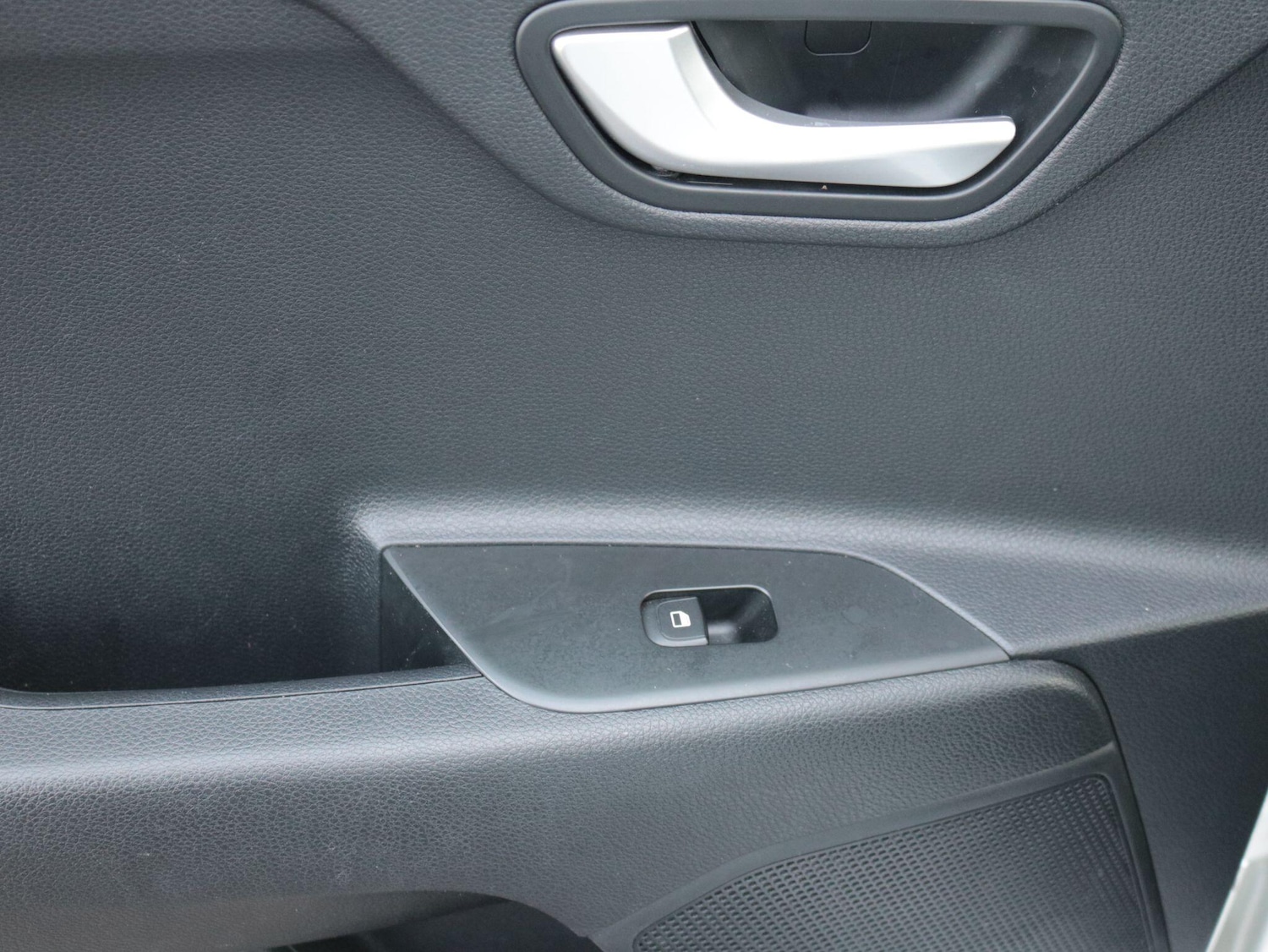 Used Kia Stonic 2023 for sale - 77598199: Photo 22