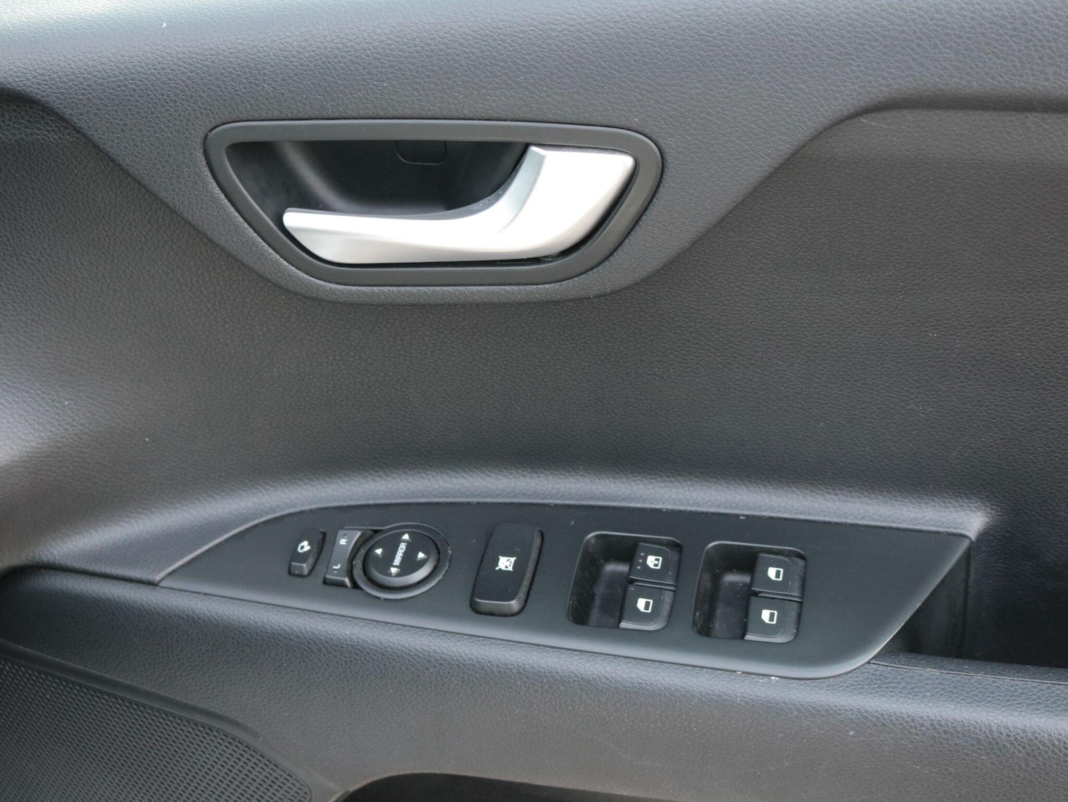 Used Kia Stonic 2023 for sale - 77598199: Photo 23