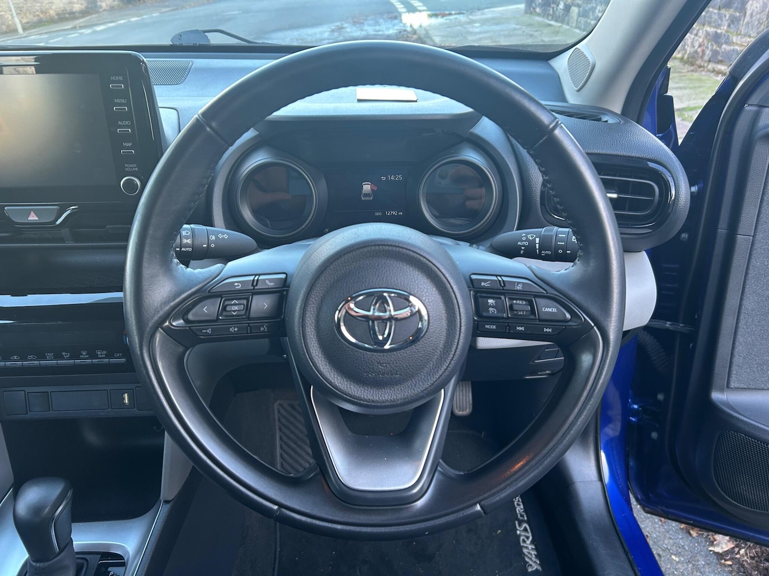 Used Toyota Yaris Cross 2022 for sale - 76689243: Photo 11