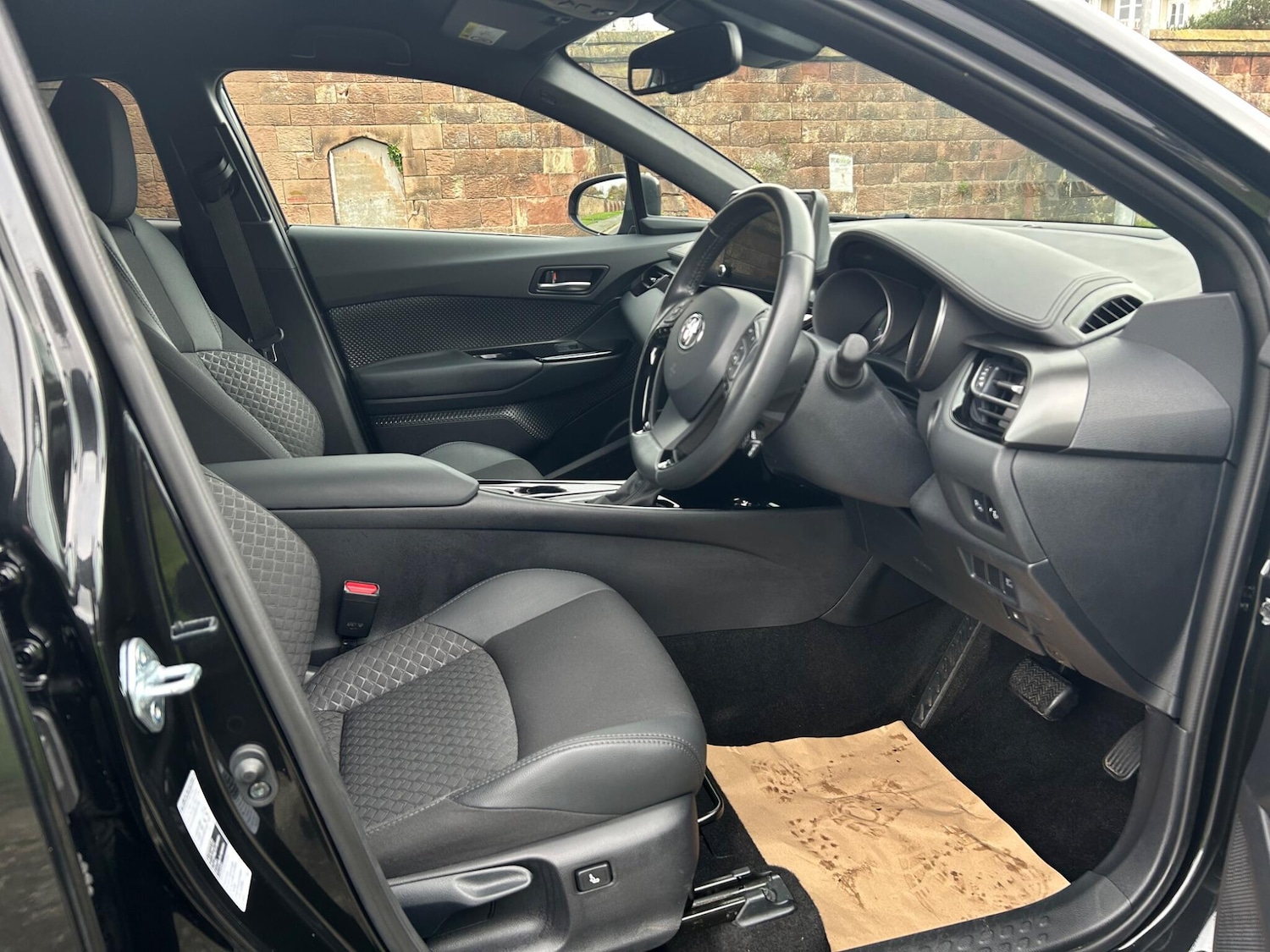 Used Toyota C-HR for sale - 76527652: Photo 10