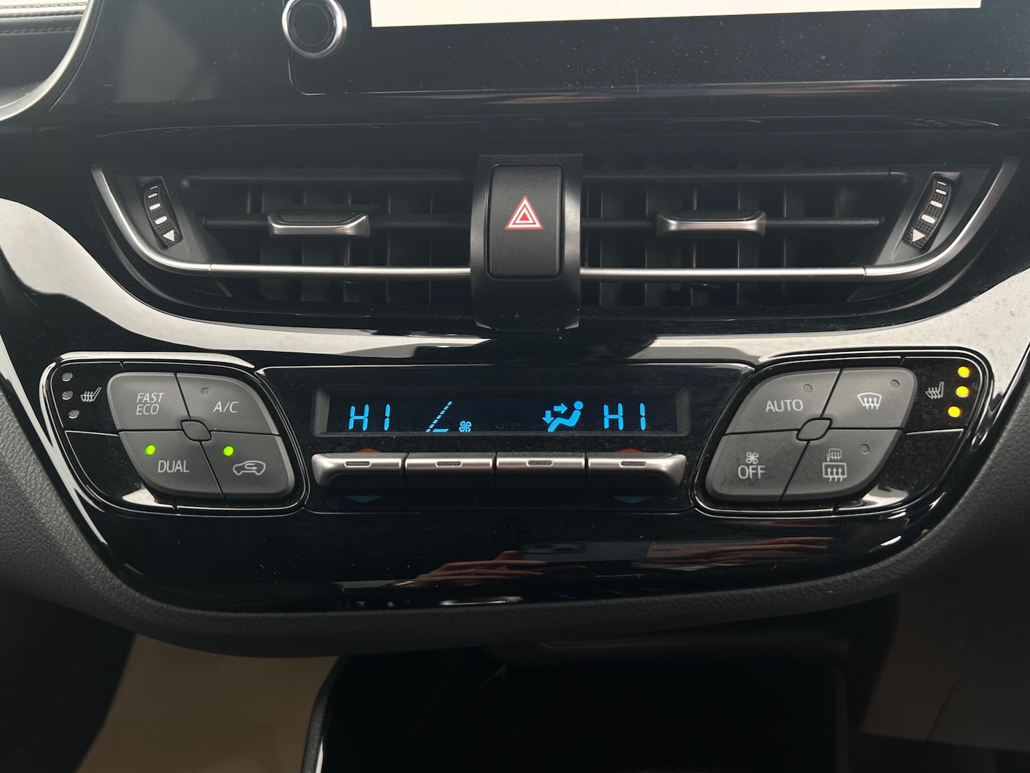 Used Toyota C-HR for sale - 76527652: Photo 18