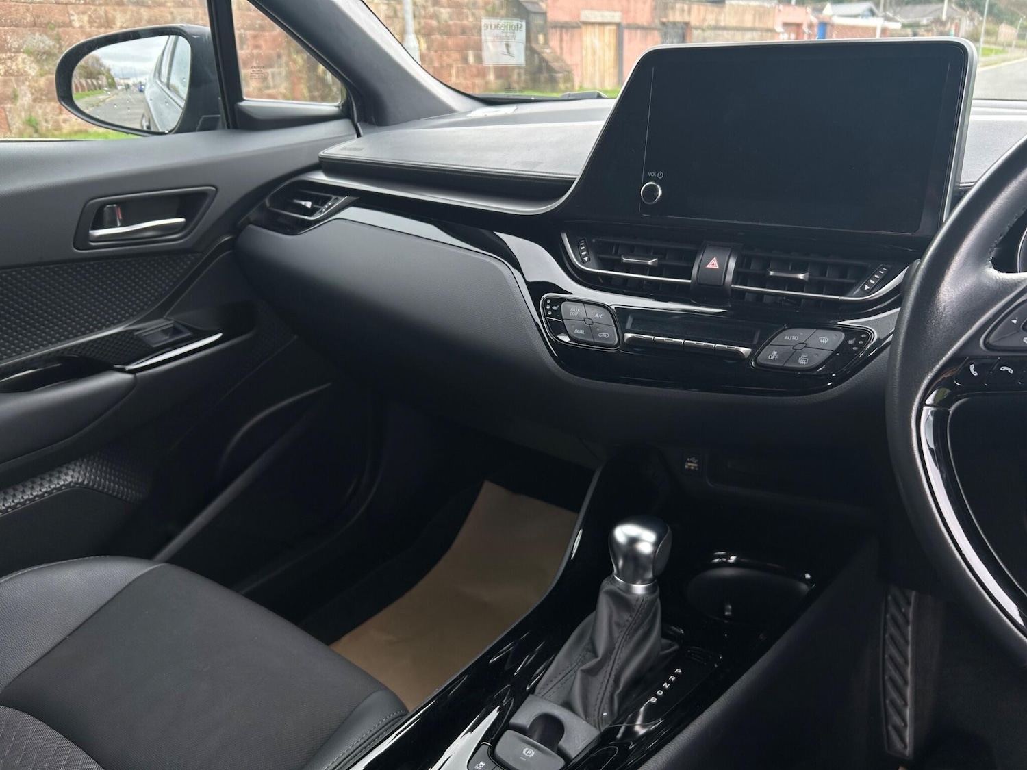 Used Toyota C-HR for sale - 76527652: Photo 20