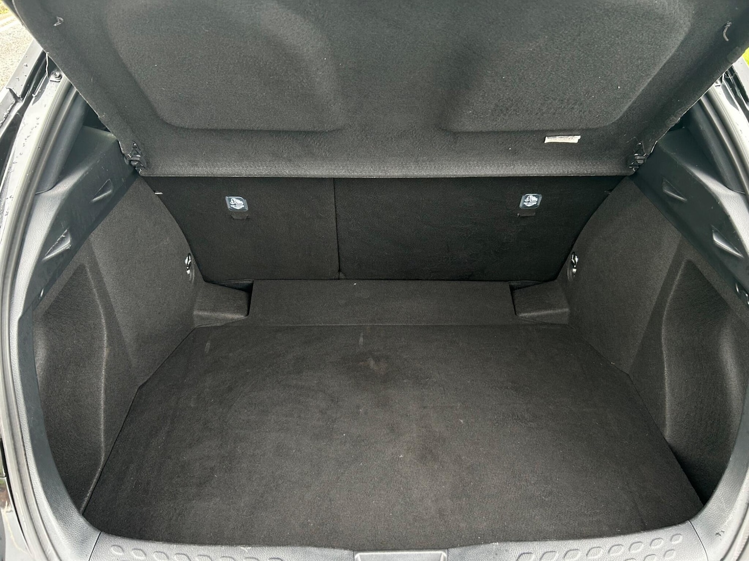 Used Toyota C-HR for sale - 76527652: Photo 29