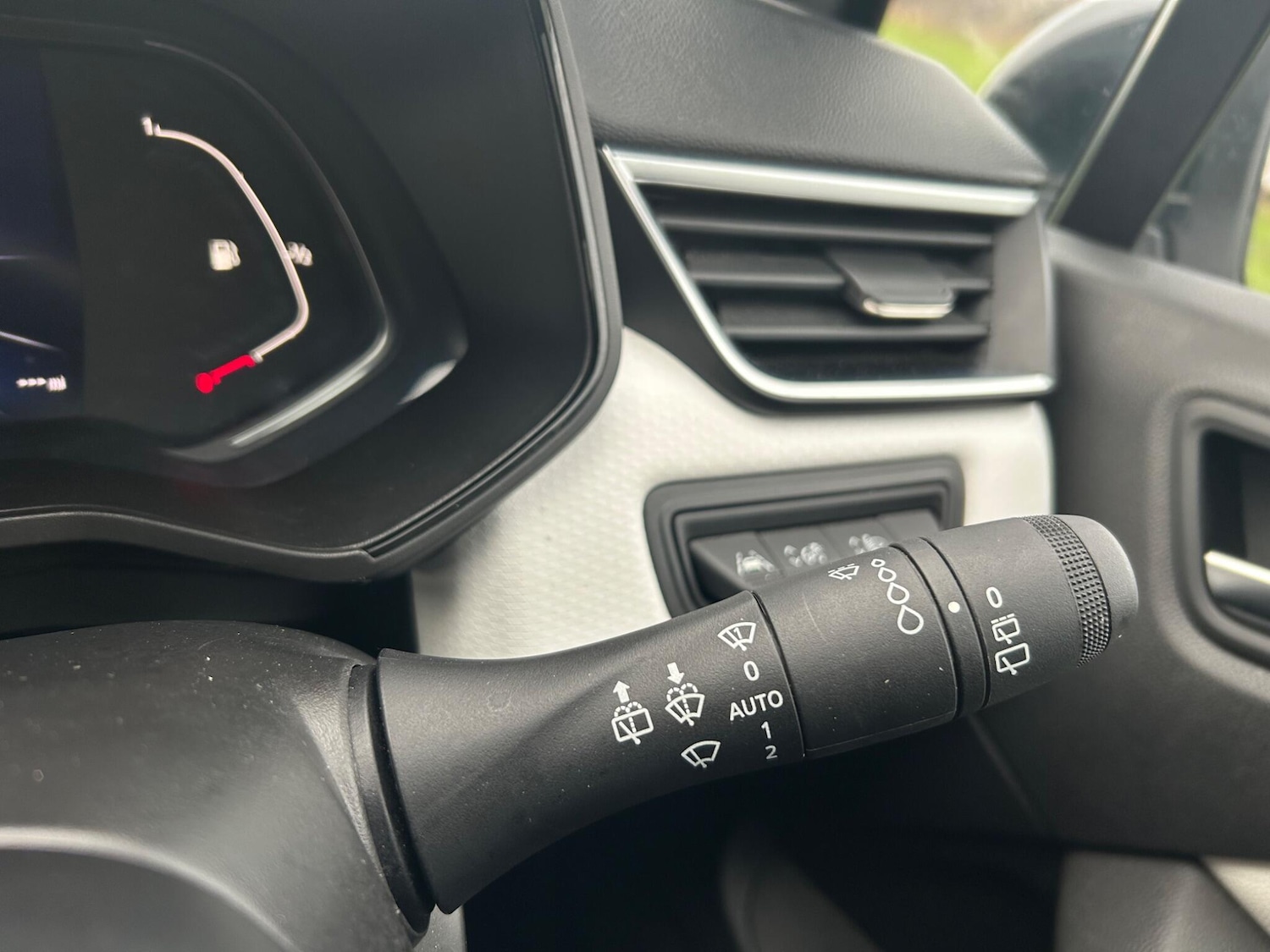 Used Renault Clio for sale - 76727908: Photo 16