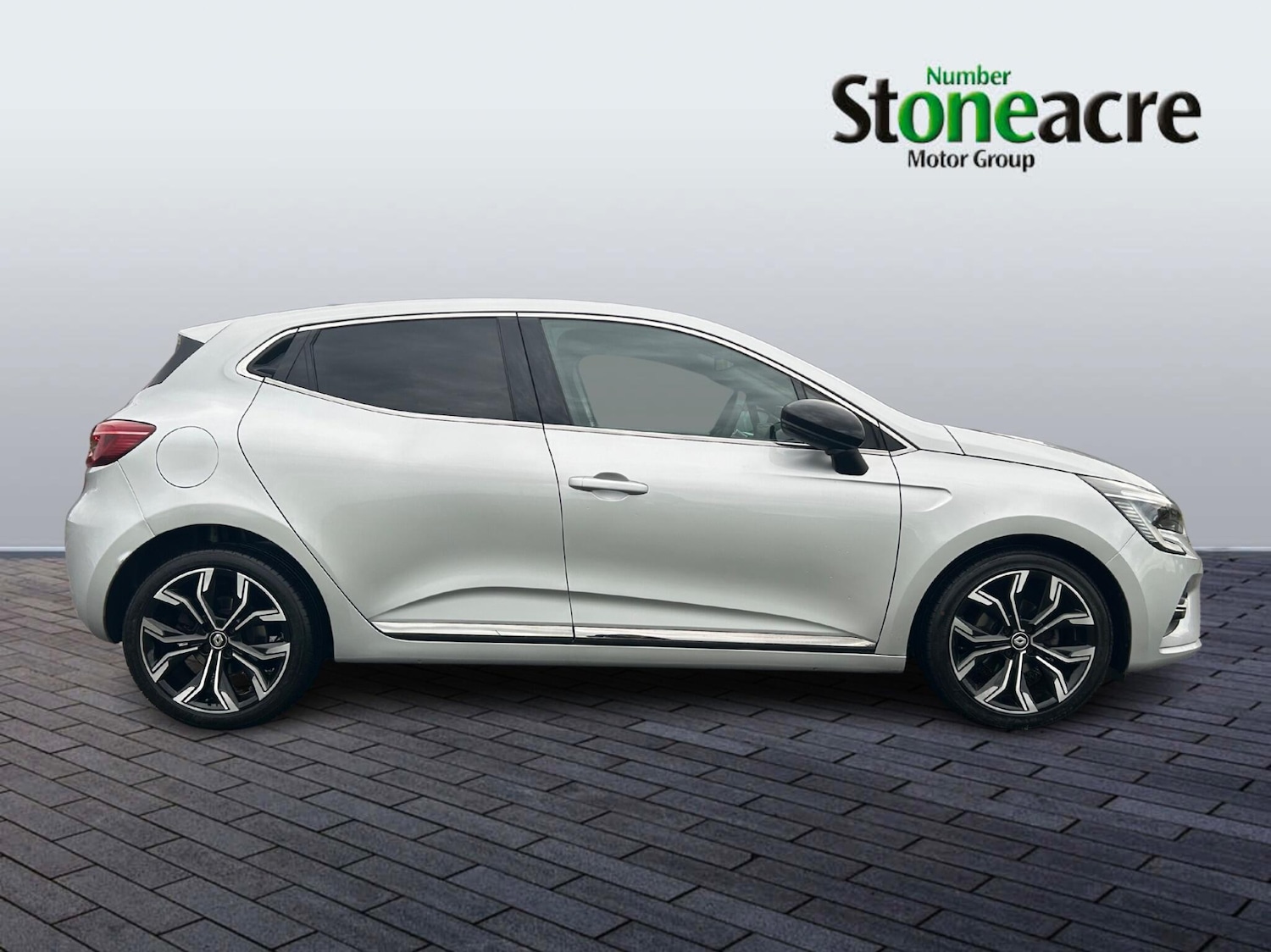 Used Renault Clio for sale - 76727908: Photo 2